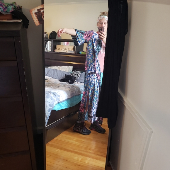 Carly Jean long kimono! - Picture 2 of 5